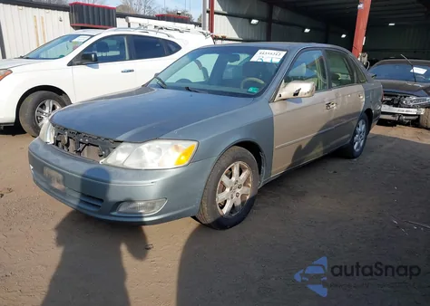 2000 Toyota Avalon Xls z USA, uszkodzony, nr VIN 4T1BF28B3YU112185